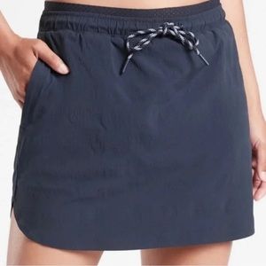 NWT Athleta Trekkie Crest Skort Navy Size 8